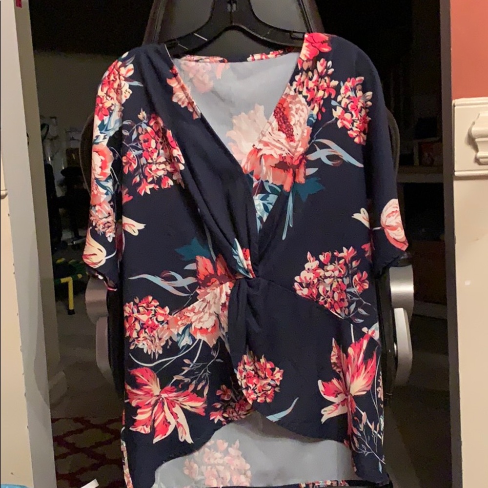 Flowery designed top